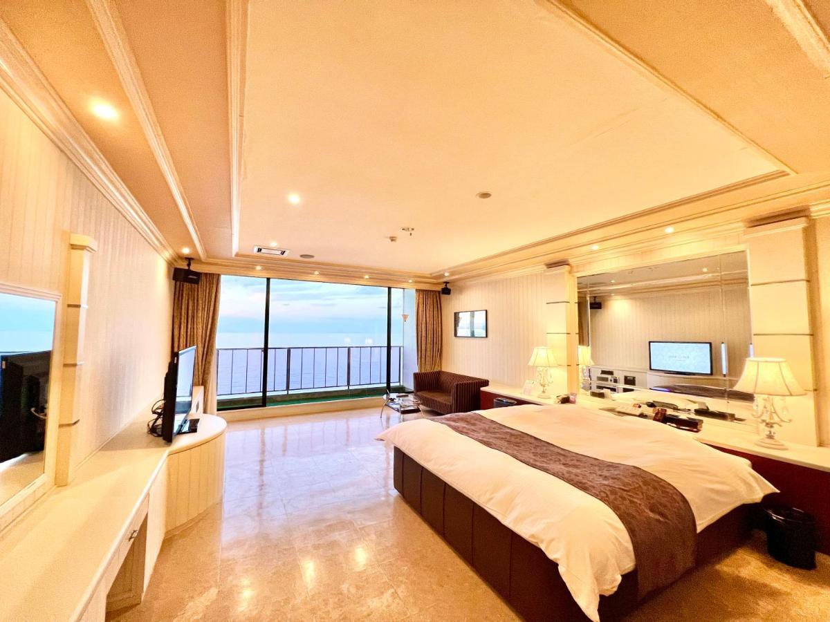 Sky Bali Style Beppu, Resort Love Hotel Exterior photo